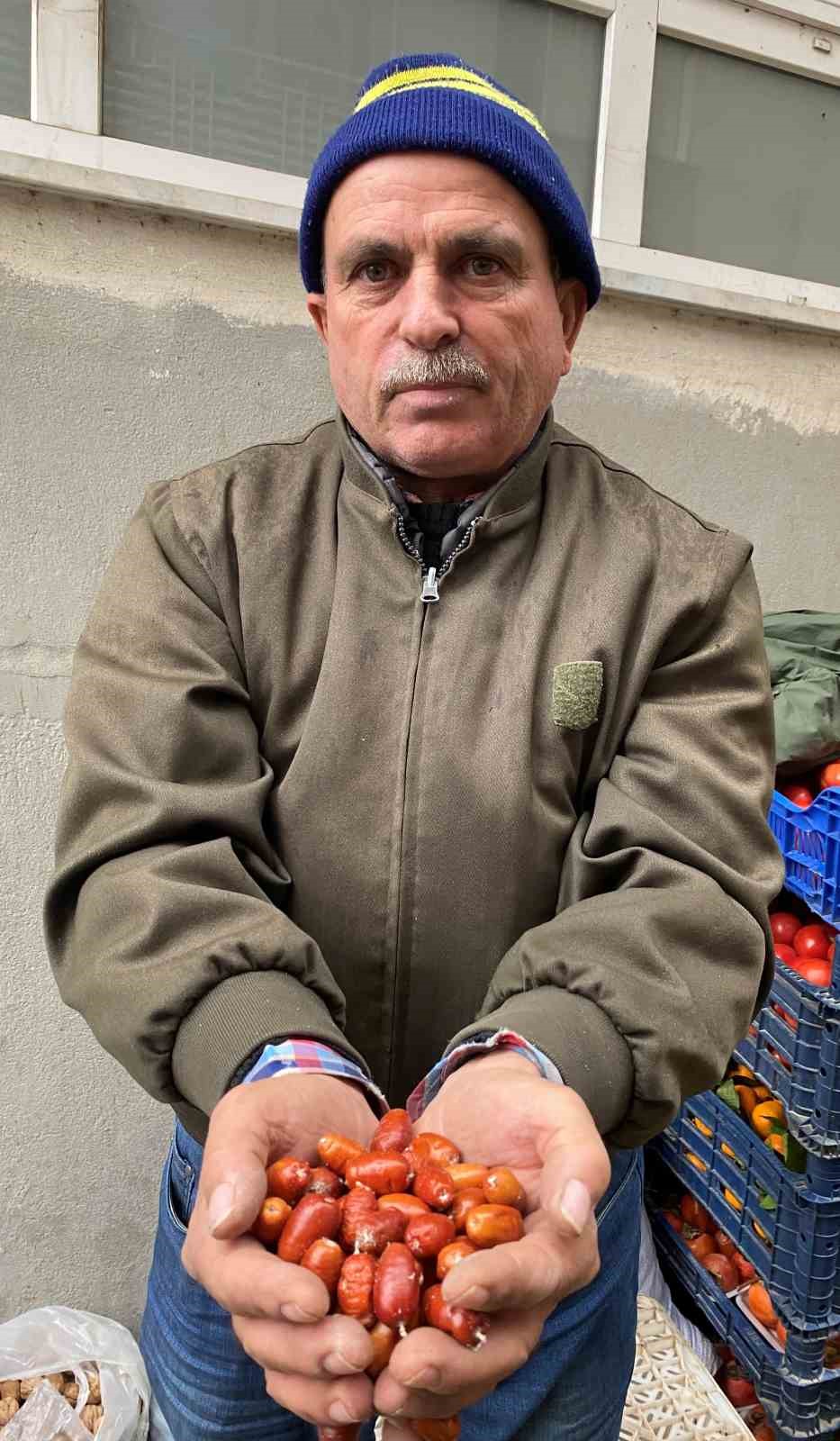 Alaşehir’de iğde ağaçlarının sayısı her geçen gün azalıyor