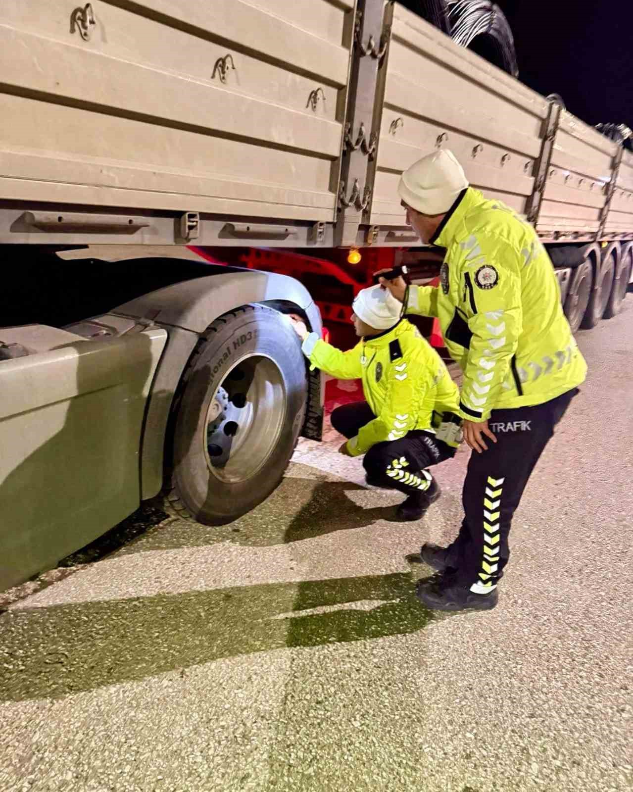 Bilecik’te kış lastiği denetimleri sürüyor