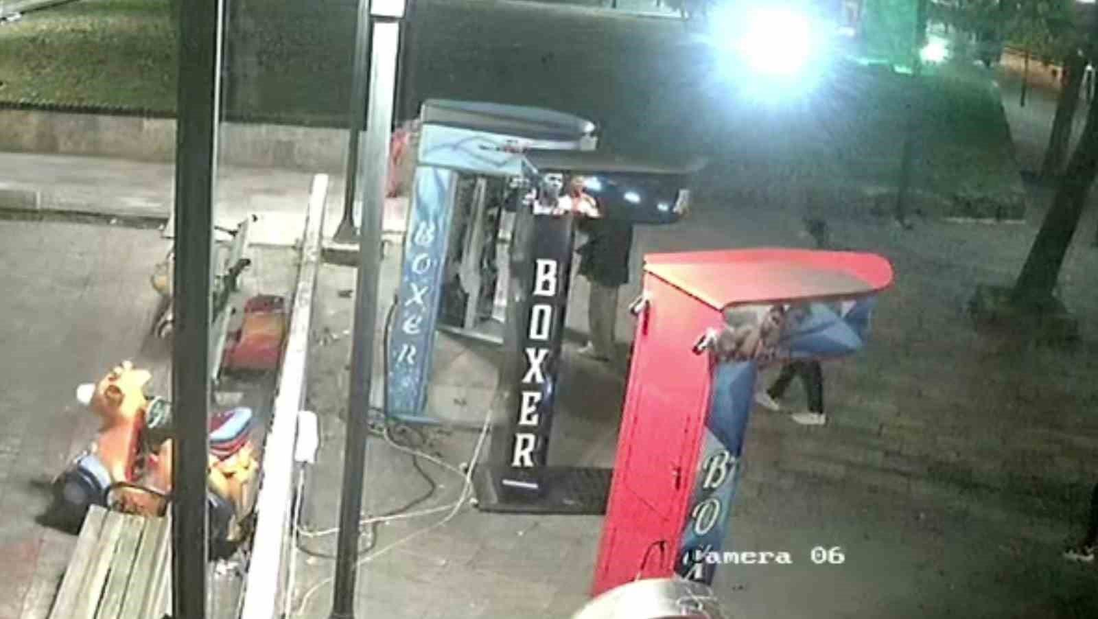 Çocuklar büfenin kilidini çözdü: İşletmeci isyan etti