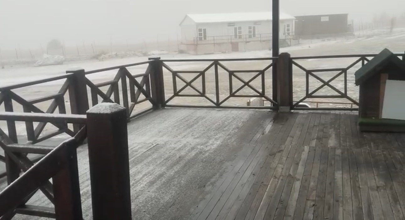 Keltepe Kayak Merkezine mevsimin ilk karı düştü