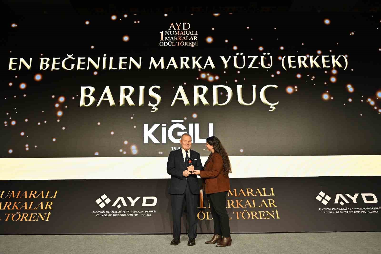 Kiğılı, ‘En Beğenilen Erkek Giyim Markası’ seçildi
