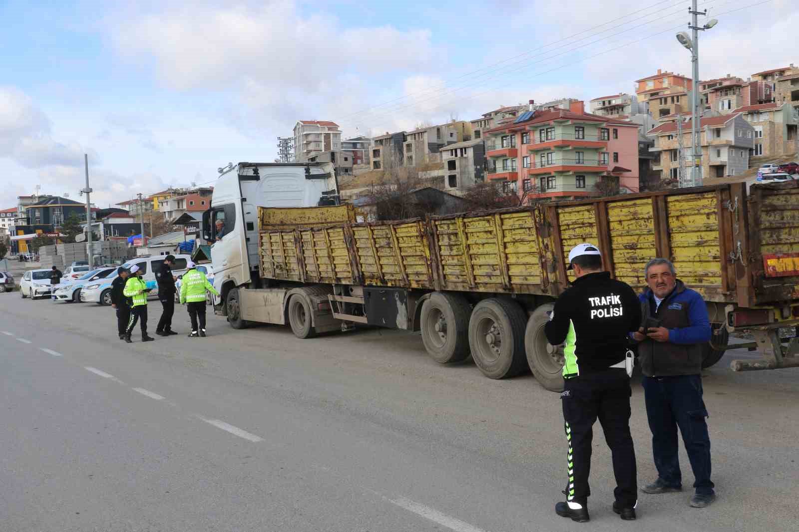 Ankara’da zorunlu kış lastiği denetimi