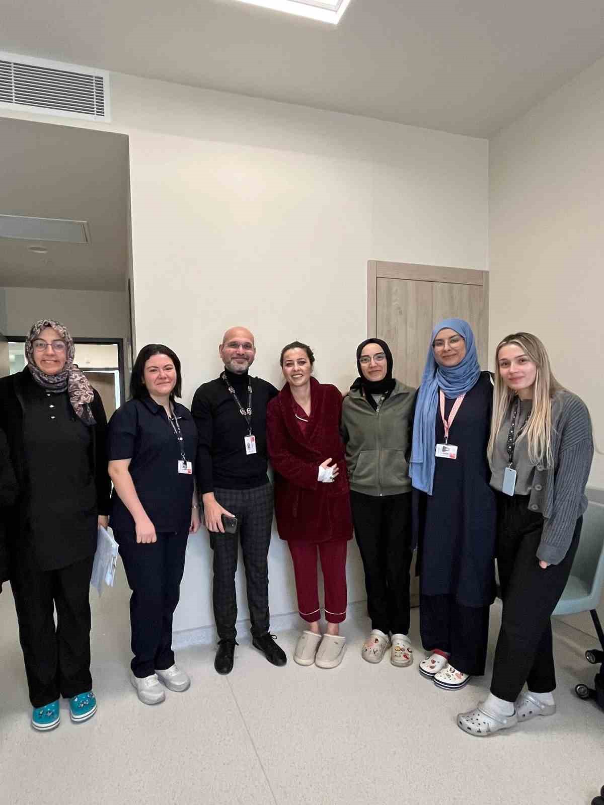 Kütahya Şehir Hastanesi’nde dev yumurtalık kitleleri başarıyla çıkarıldı