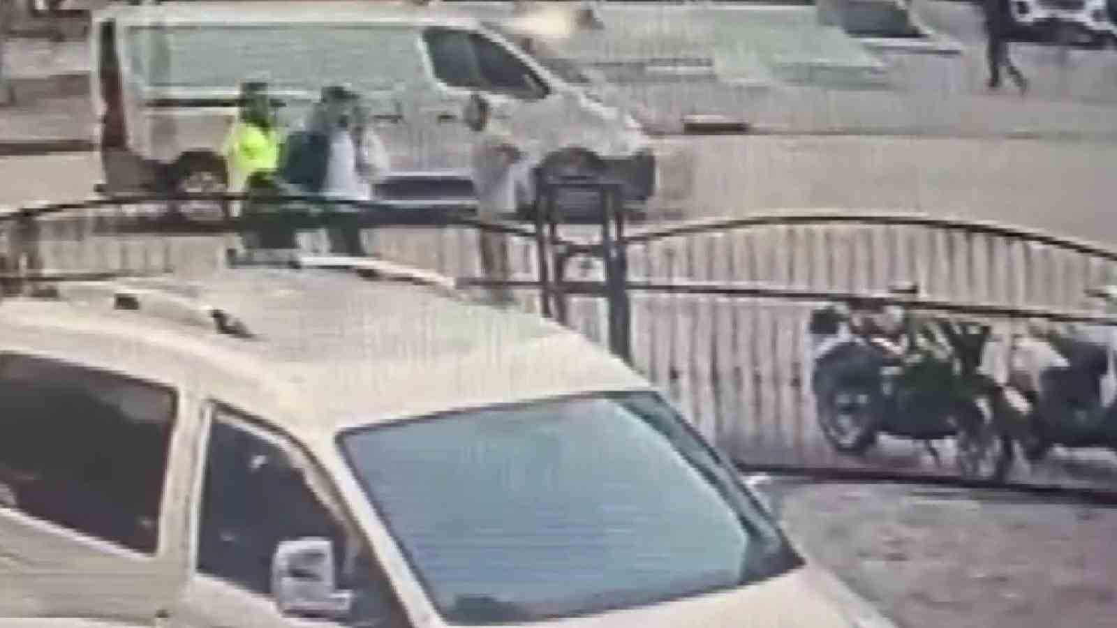 Havaya ateş a&ccedil;tı, trafik polisi yakaladı
