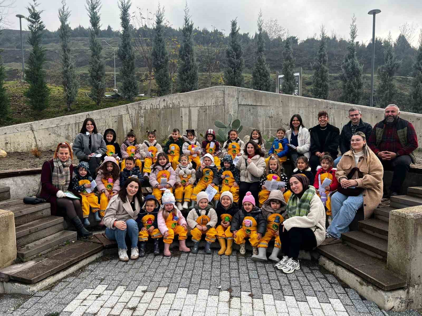 Süs ve Tıbbi Bitkiler Botanik Bahçesi minik ziyaretçilerini ağırladı