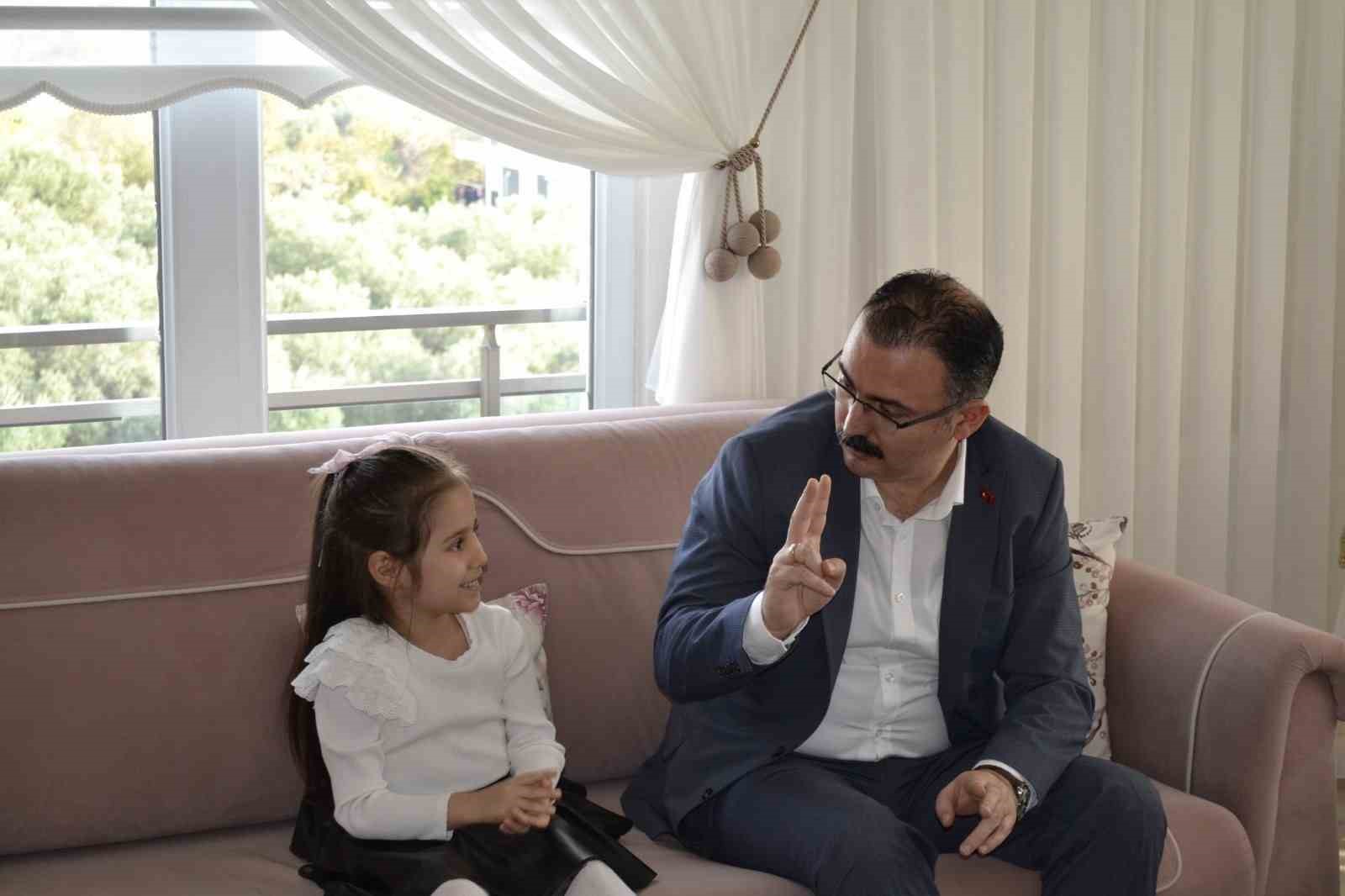 Kaymakam Ateş, öğrencilerin misafiri oldu