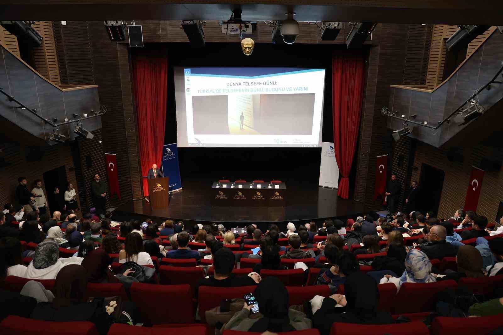 T&uuml;rkiye&rsquo;de felsefenin d&uuml;n&uuml;, bug&uuml;n&uuml; ve yarını konuşuldu
