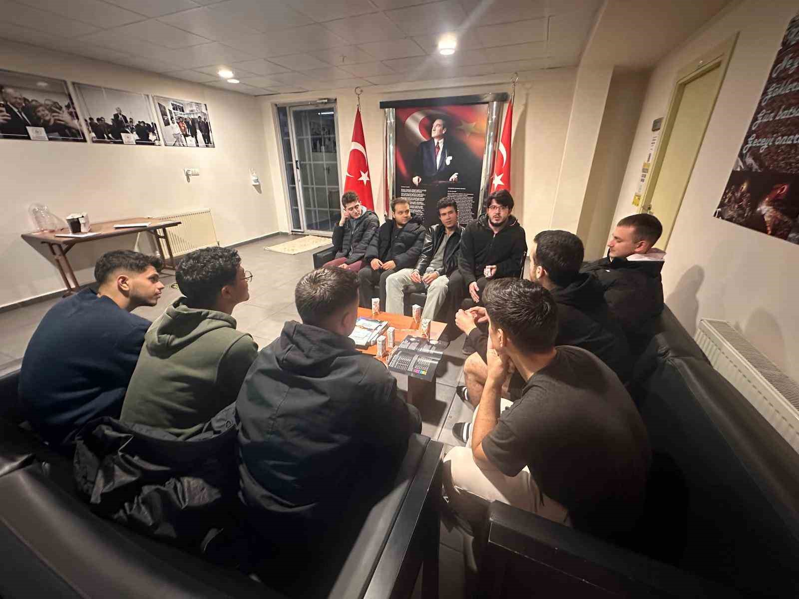 Yurtlarda kalan &ouml;ğrenciler d&uuml;zenlenen etkinlikler ile sosyalleşiyor
