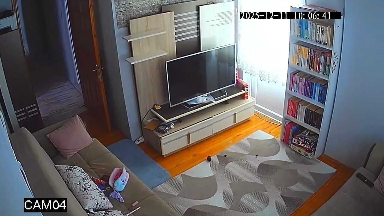 Balıkesir’de kameralara yansıyan görüntüler depremin şiddetini gözler önüne serdi