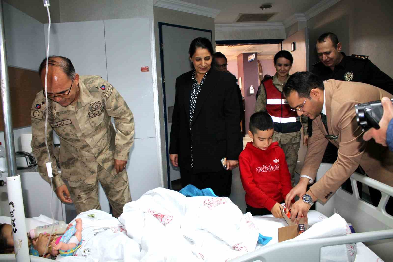 Midyat Devlet Hastanesinden anlamlı proje: ’’Gülümse Midyat, Umut Çocuklarda’’