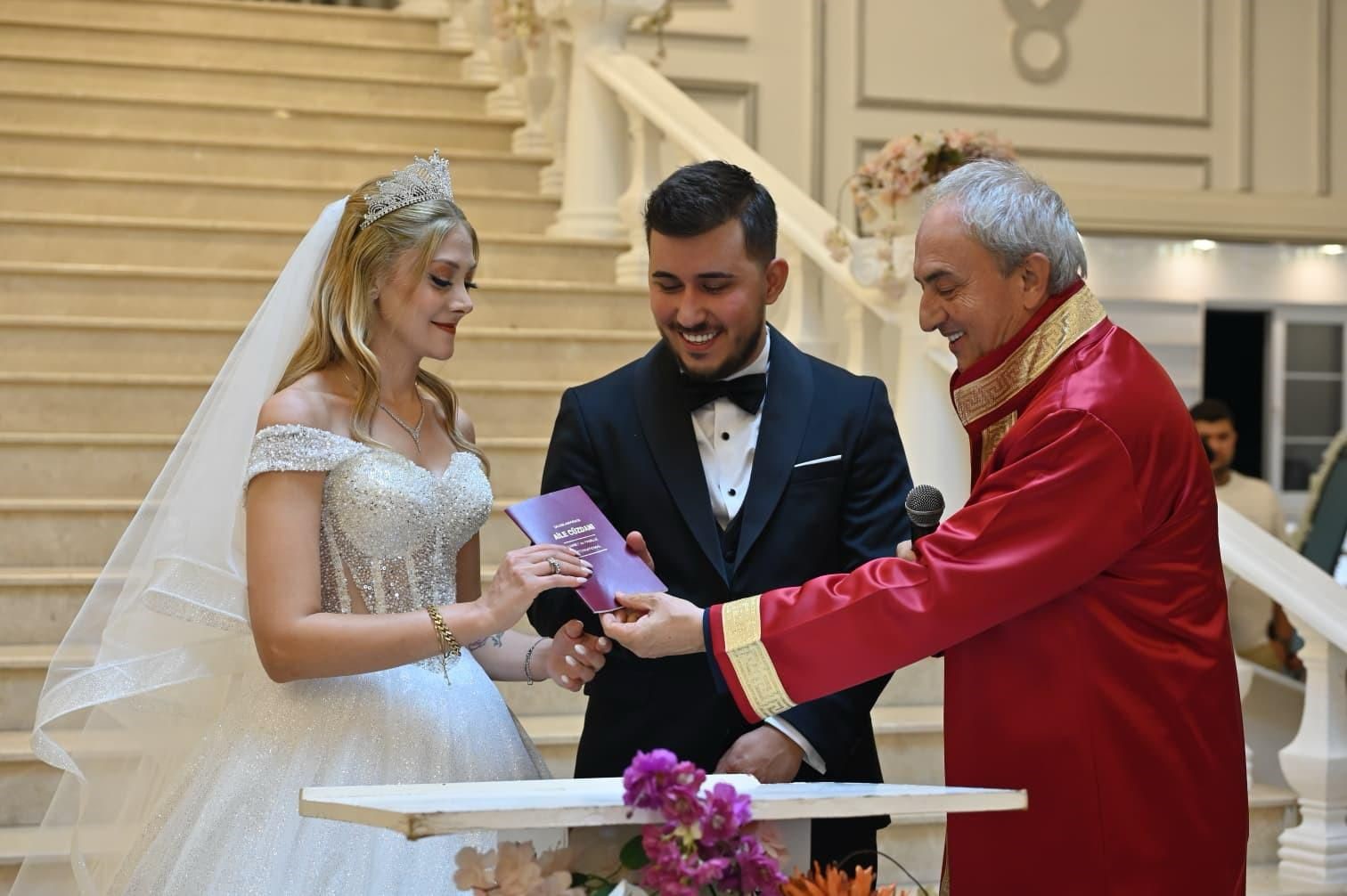 Kepez’de yılın son özel gününde nikah yoğunluğu