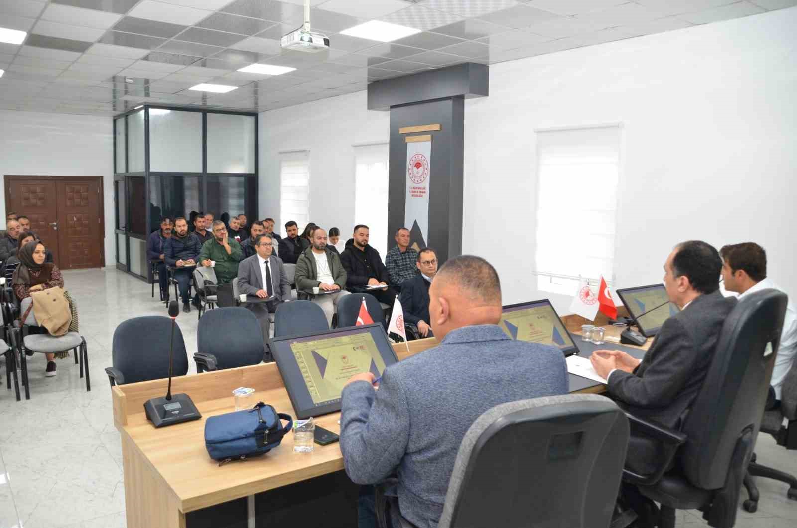 Niğde’de çiğ süt hijyeni ve yeni destekleme modeli eğitimi başladı