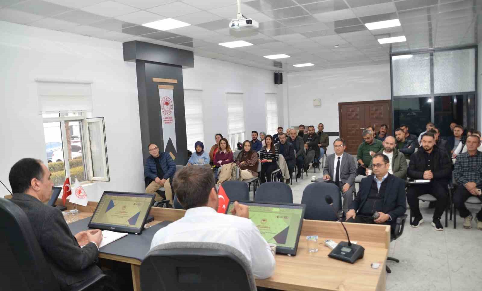 Niğde’de çiğ süt hijyeni ve yeni destekleme modeli eğitimi başladı