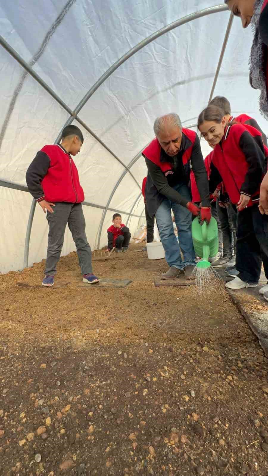 Arıcak’ta minik eller toprakla buluştu