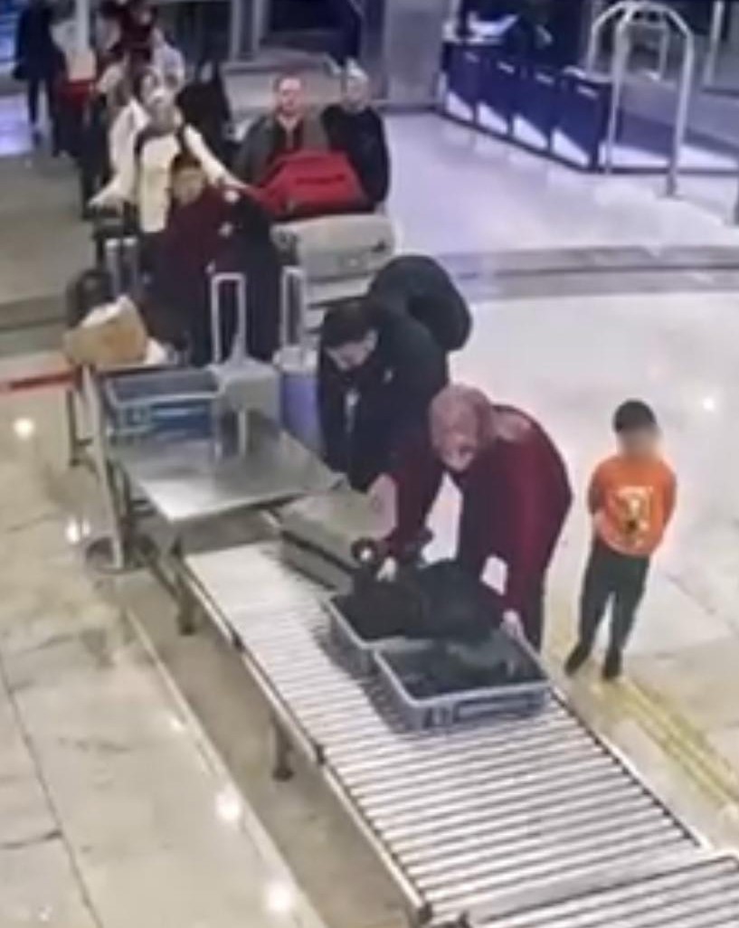 Büyükçekmece Adliyesindeki hırsızlık olayı firarisi Erdal Timurtaş ve eşinin yurt dışına kaçış görüntüleri ortaya çıktı