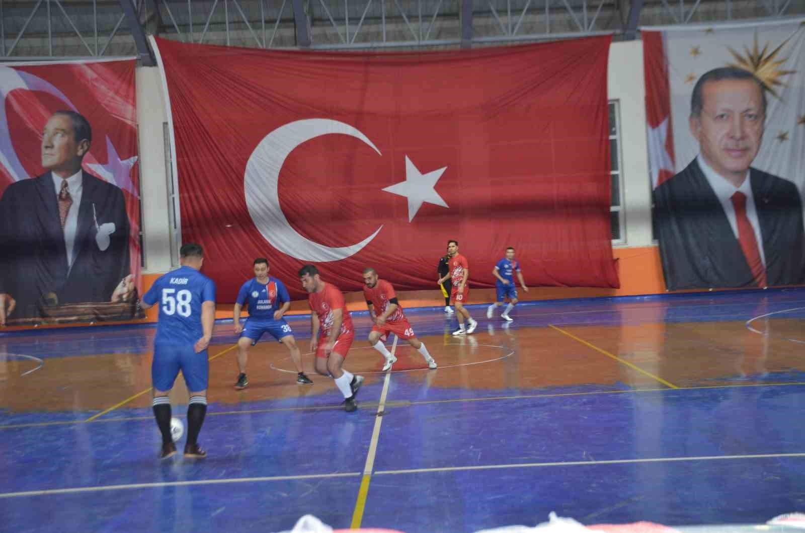 Bulanık’ta ‘Kurumlar Arası Futsal Turnuvası’ başladı