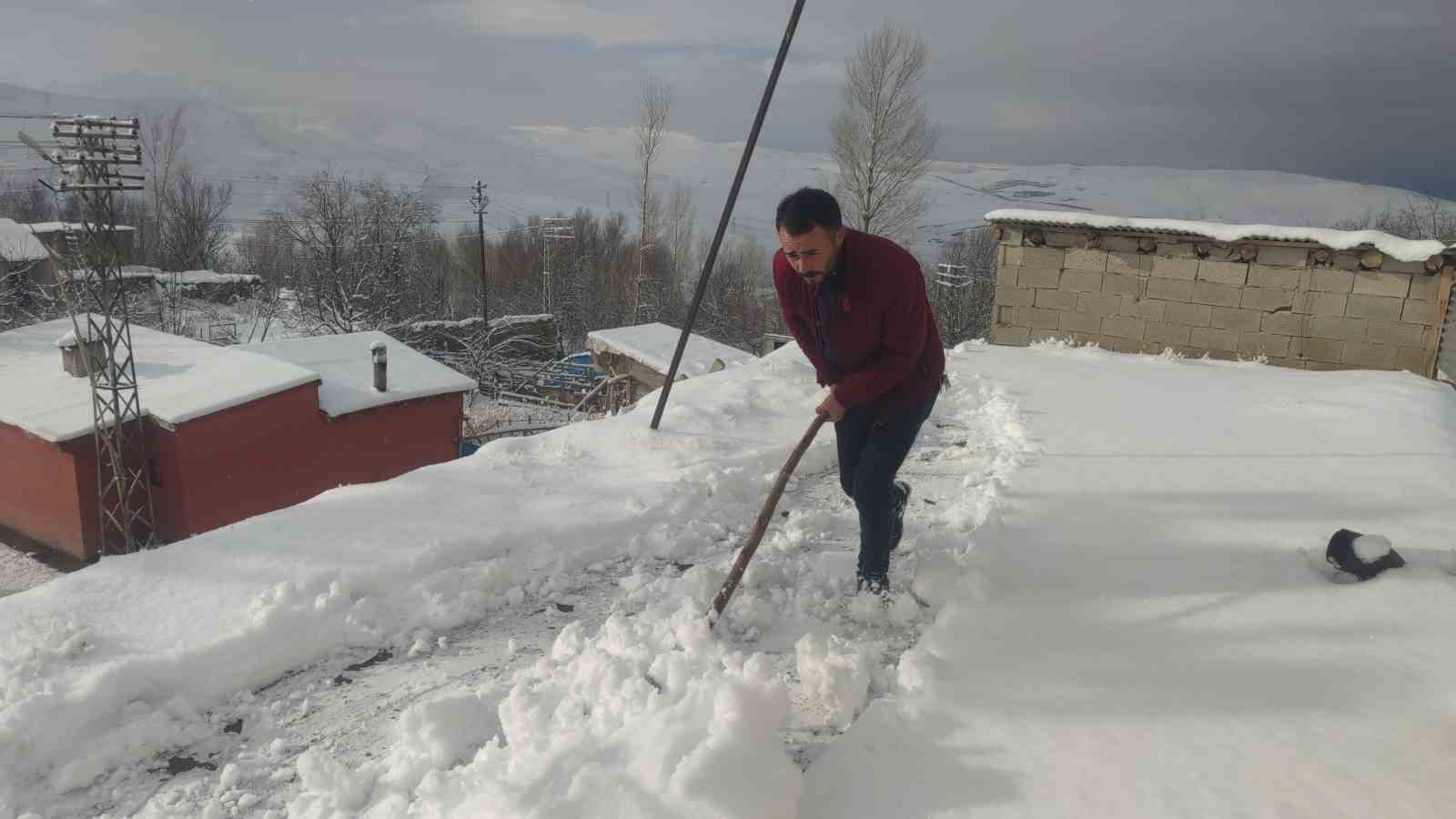 Van’da kar yağışı: Yüksek kesimlerde zorlu şartlar