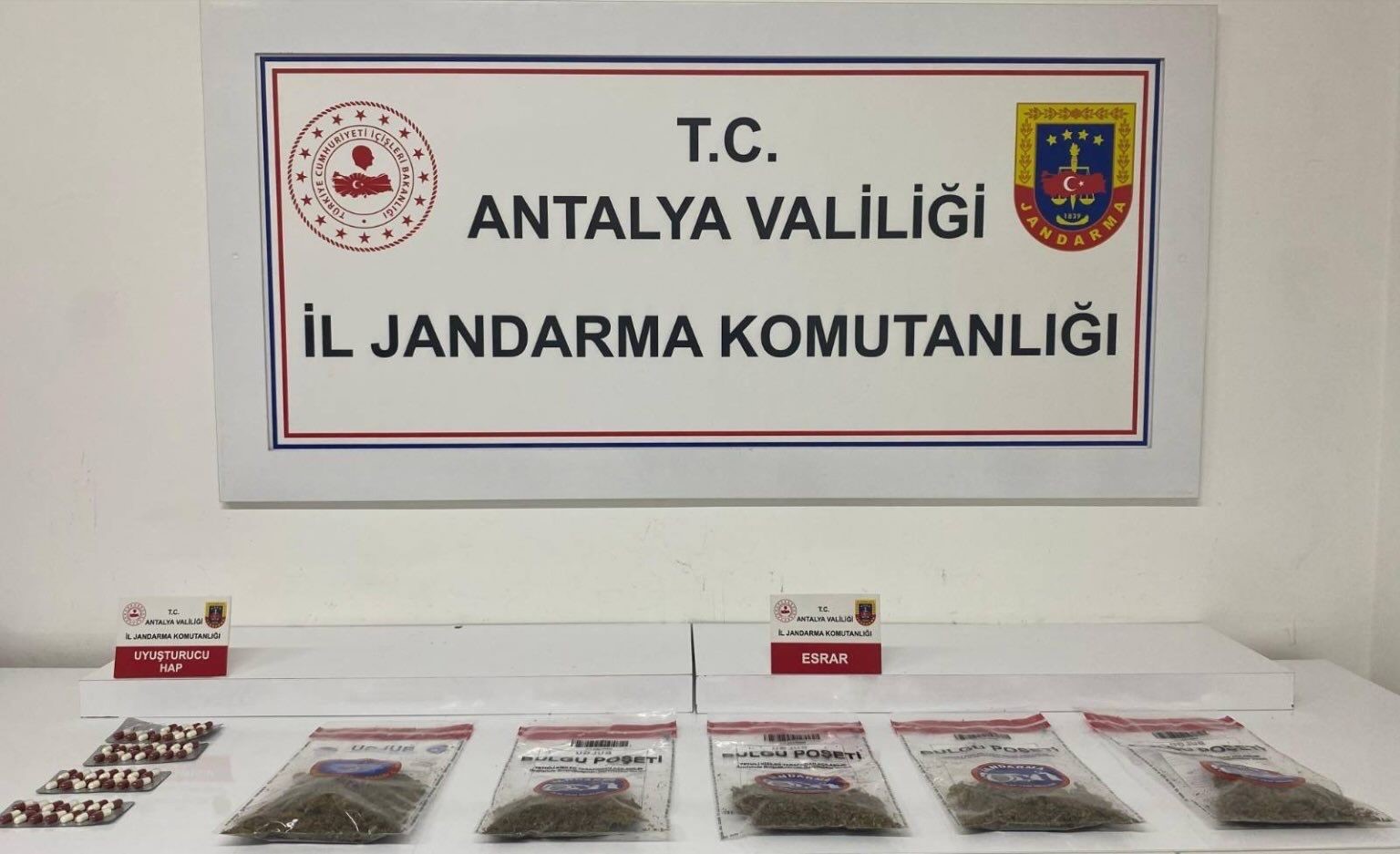 Alanya’da jandarmadan uyuşturucu operasyonu