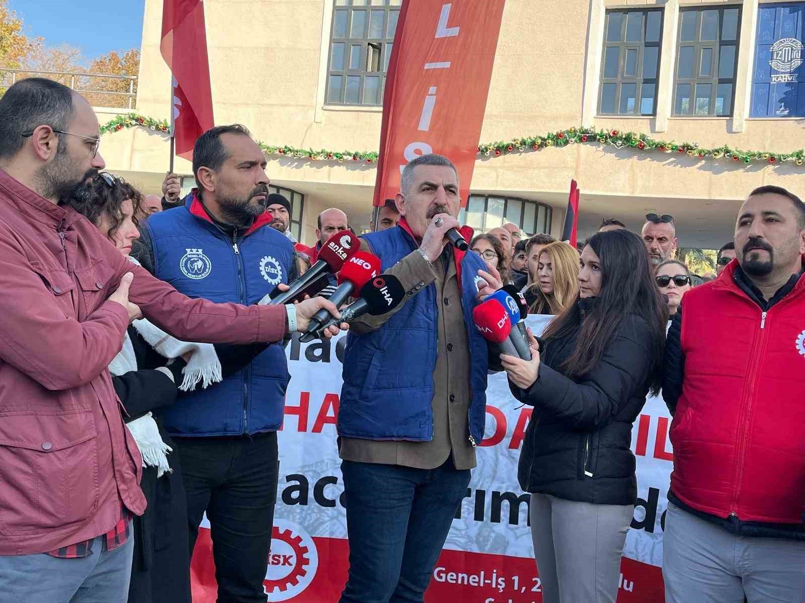 İzmir’de belediye işçileri yarım gün iş bırakma eyleminde
