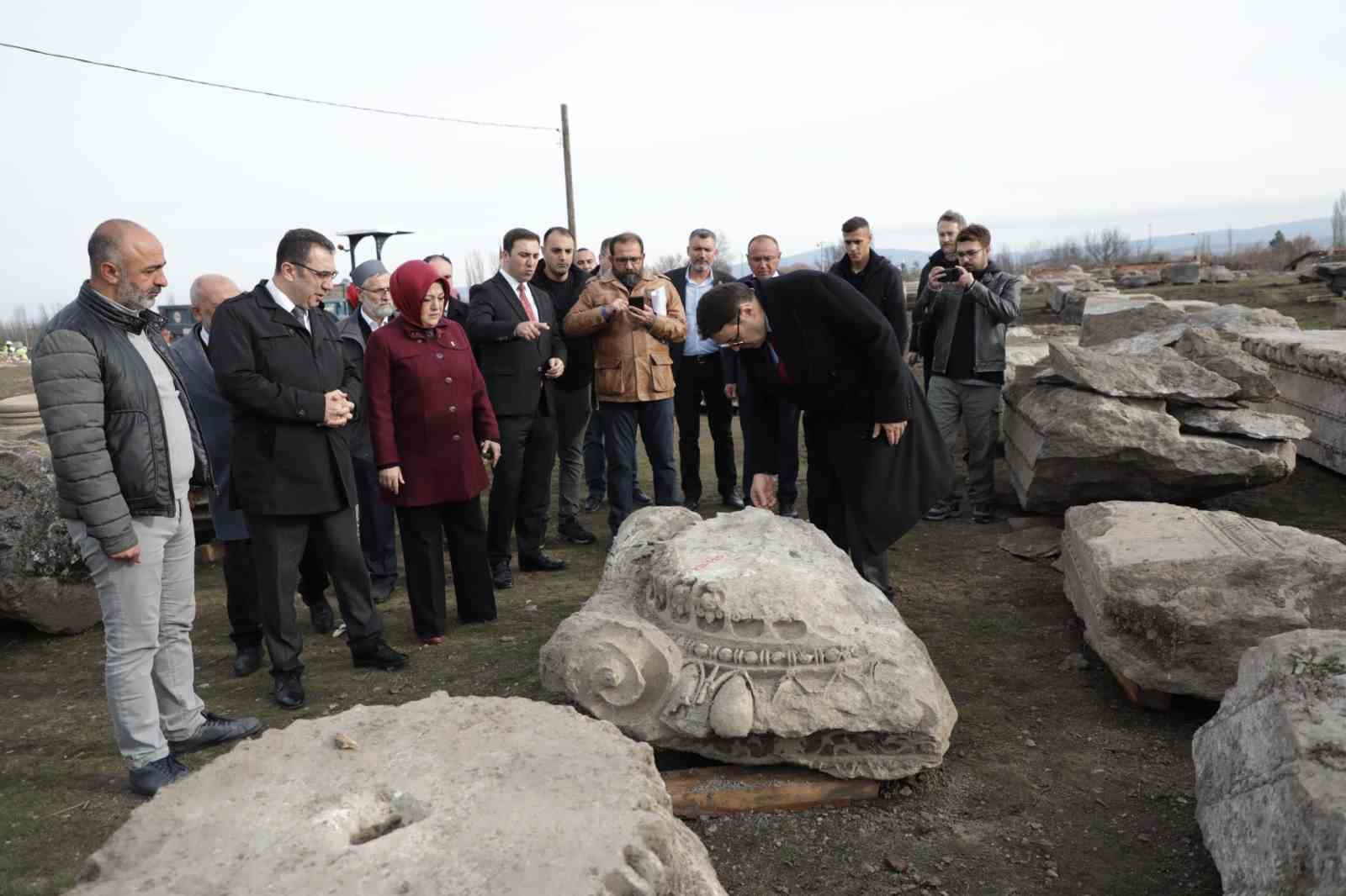 Çavdarhisar Aizanoi Antik Kenti’nde kazı ve restorasyon çalışmaları devam ediyor
