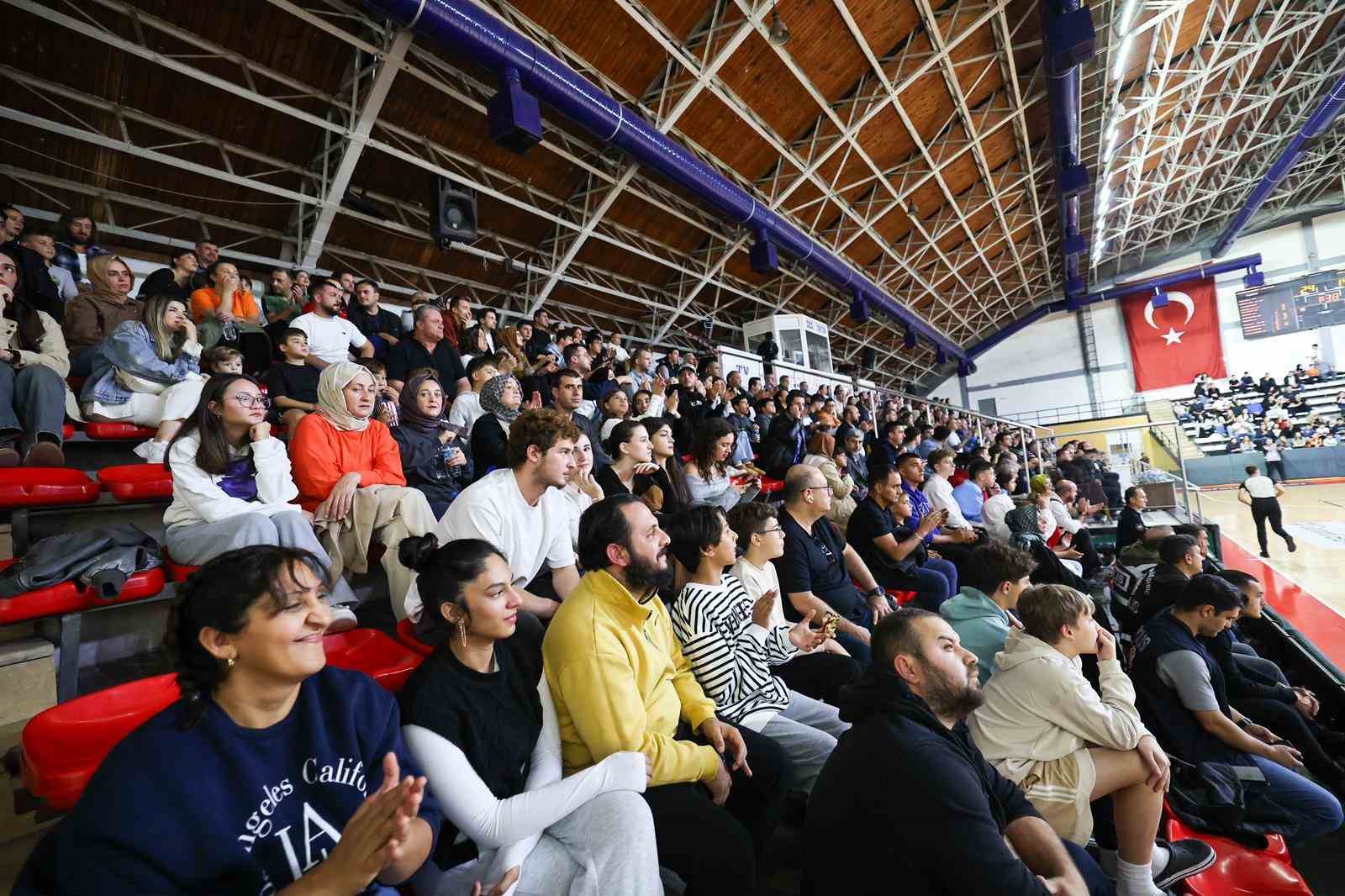 Sakarya Büyükşehir Basketbol Takımı, Çorlu Belediyesini konuk edecek