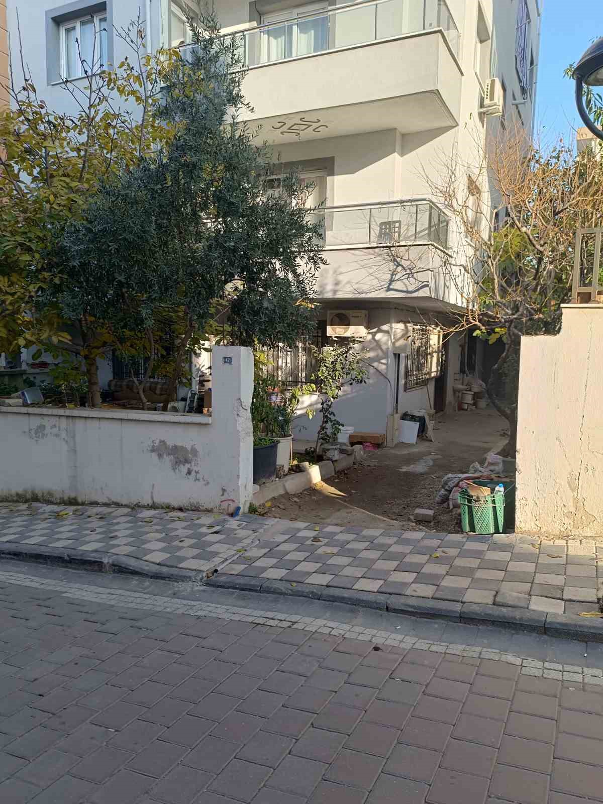 Manisa’da boşaltılan iki binanın sakinleri evlerine geri döndü