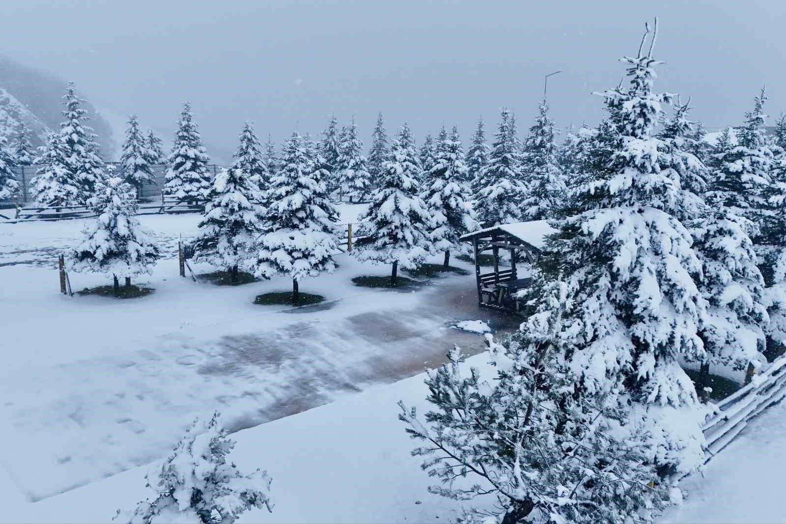 Ladik Akdağ beyaz gelinliğini giydi