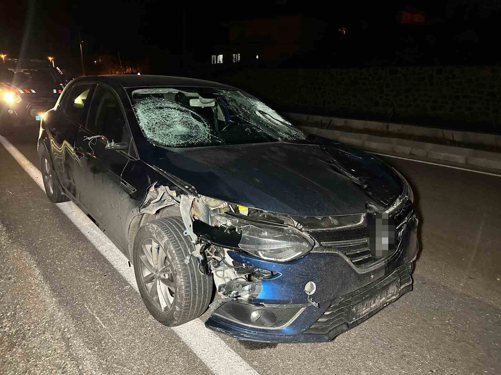 Uşak’ta feci kaza: Otomobilin çarptığı 3 kişi hayatını kaybetti