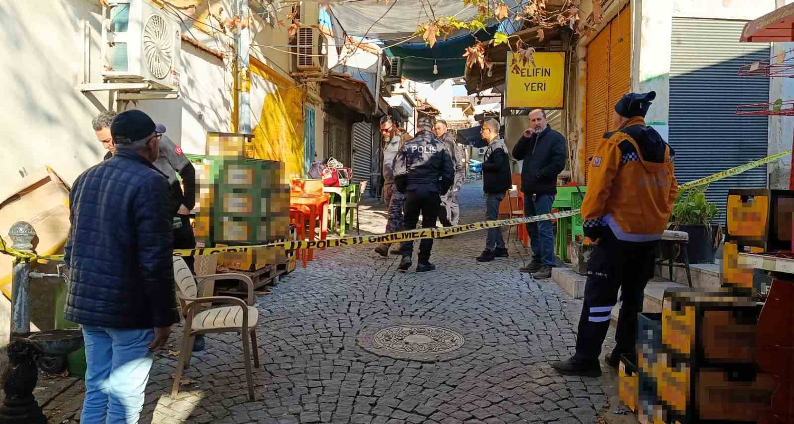 Sandalyede otururken bıçaklanarak öldürülmüştü: 17 yaşındaki sanığa 20 yıl hapis