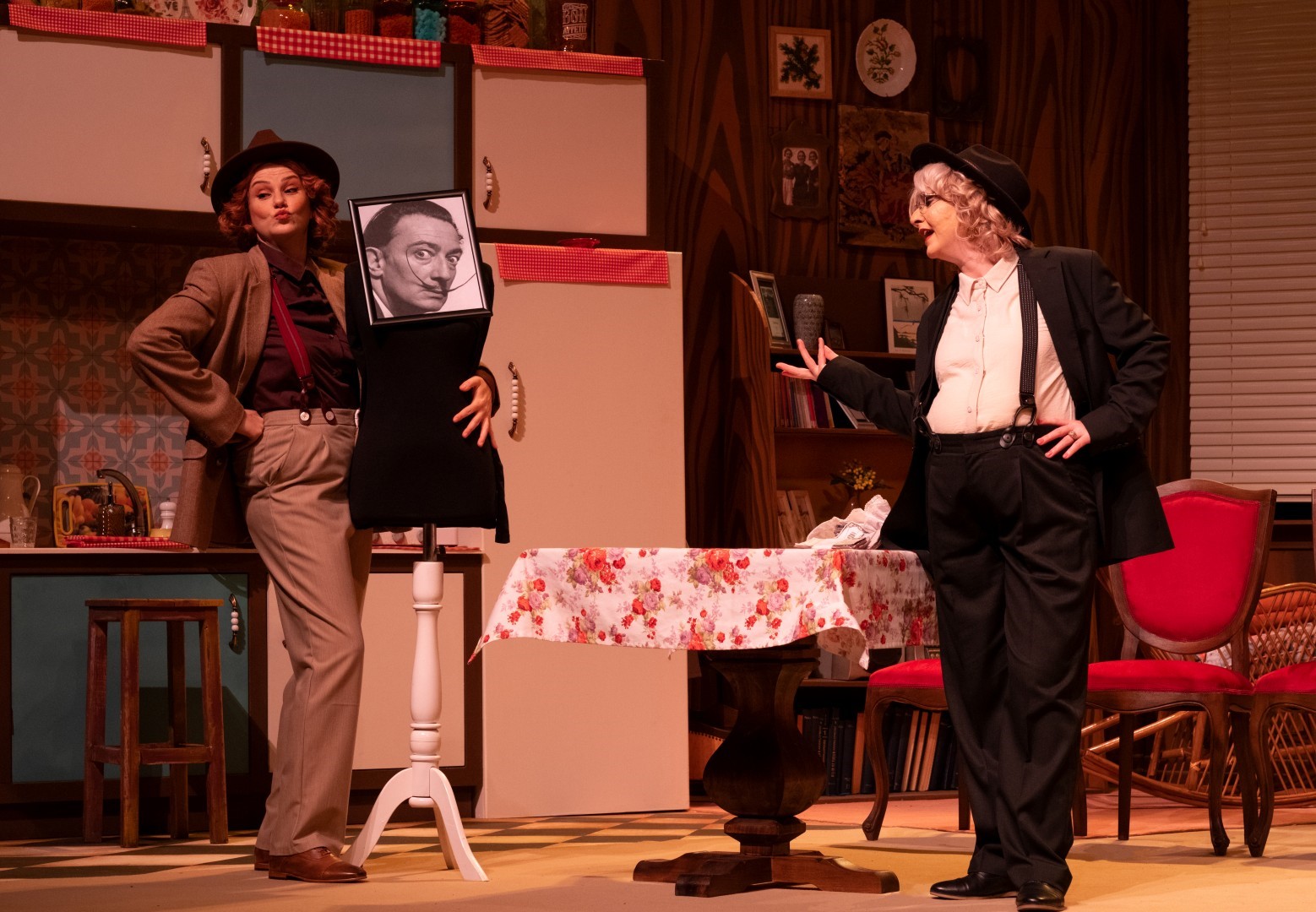 Kocaeli Şehir Tiyatroları "Üç Jokerli Konken" oyunuyla Berlin’de sahne alacak