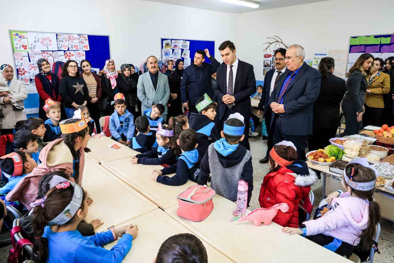 Çamelili minik öğrenciler Yöresel Kültür Şöleninde yöresel kültürlerini öğrendi