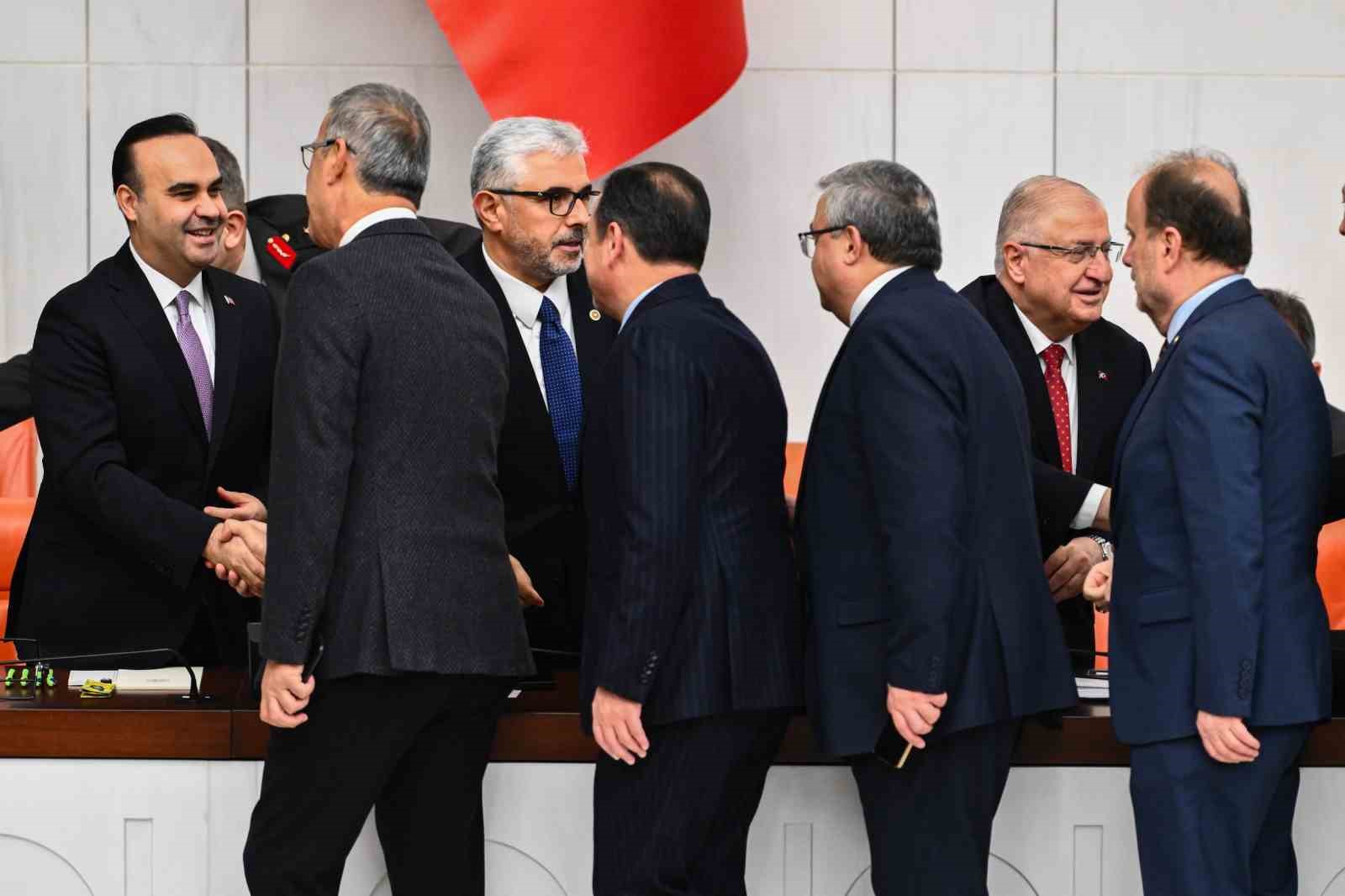 Bakan Kacır bütçe görüşmelerine Togg T10F ile geldi