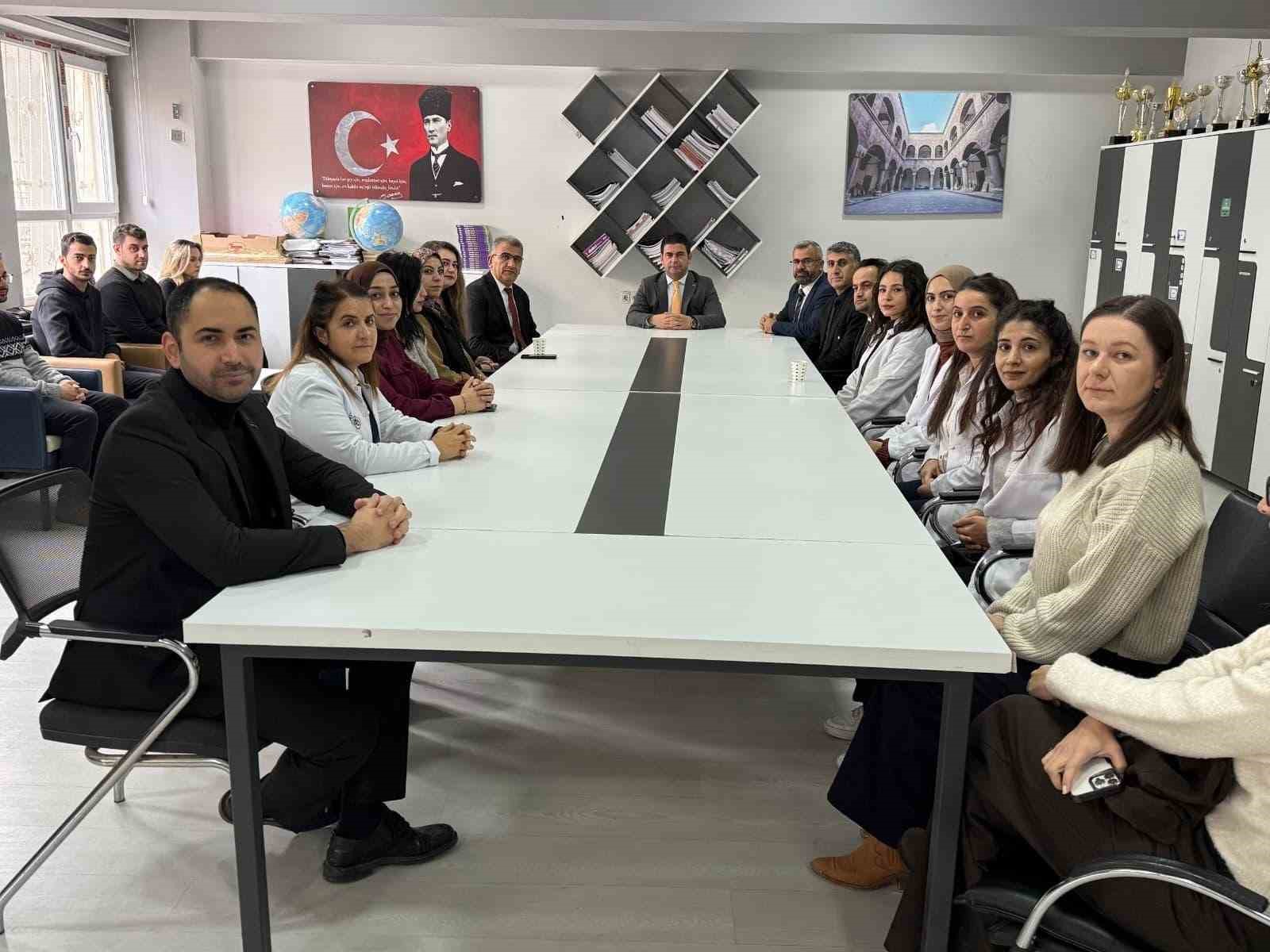 Müdür Yılmaz: "Saim öğretmenin adı spor salonunda yaşatılacak"