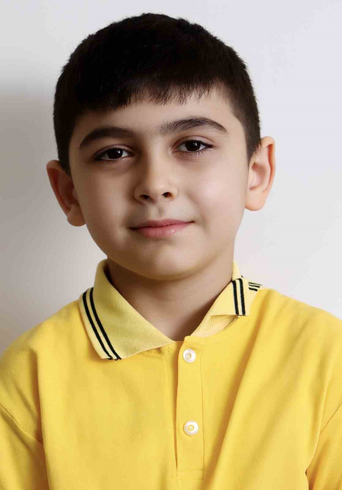 Kolunu silaj makinesine kaptırarak &ouml;len &ccedil;ocuk toprağa verildi
