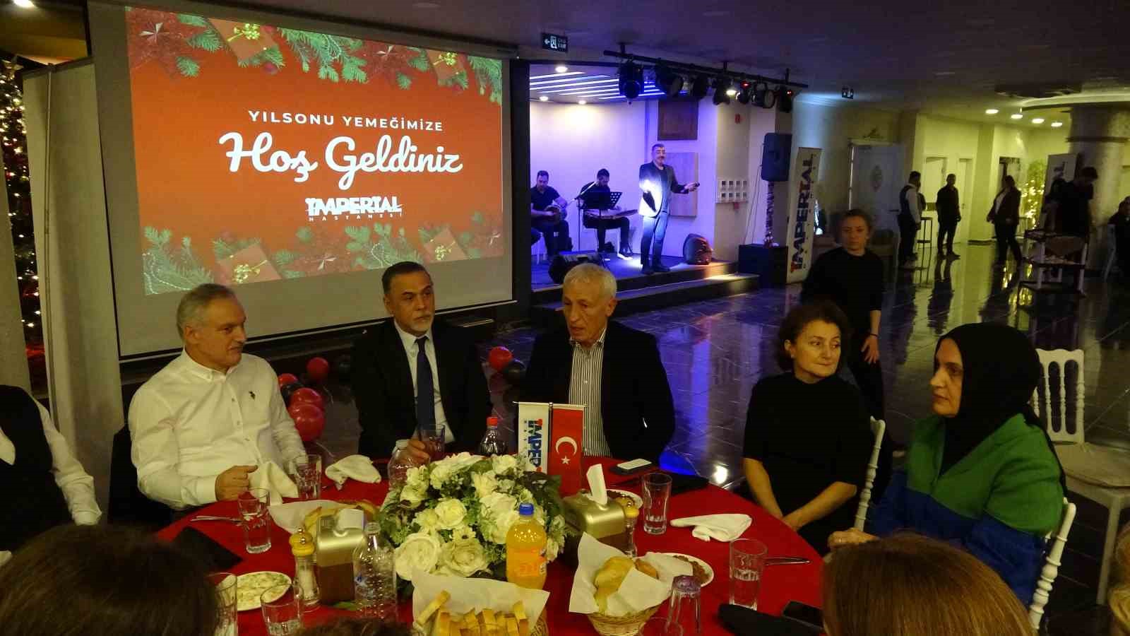 İmperial ailesi geleneksel yıl sonu yemeğinde buluştu