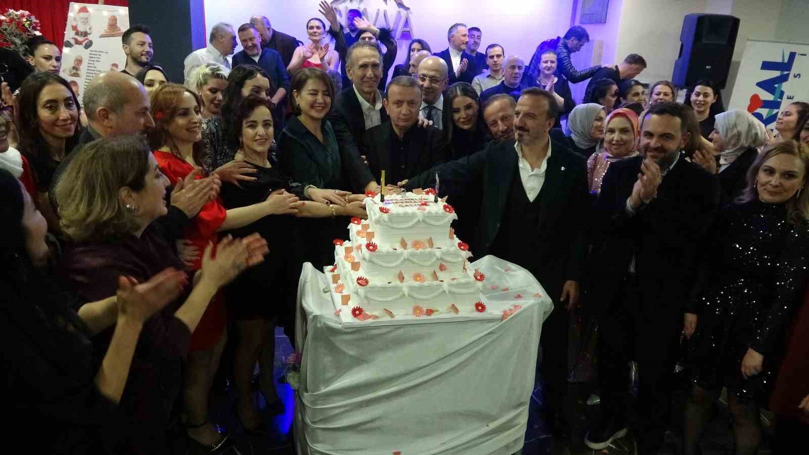 İmperial ailesi geleneksel yıl sonu yemeğinde buluştu