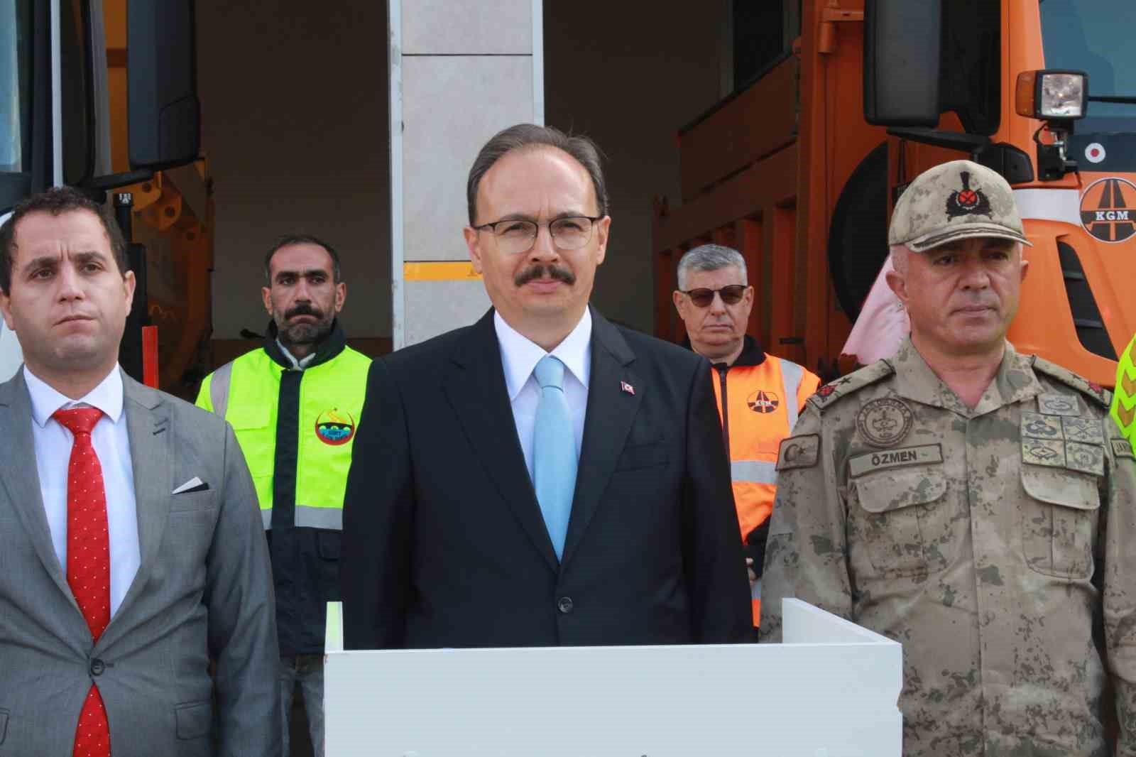 Siirt’te kurumlar kış hazırlıklarını tamamlayarak teyakkuza geçti