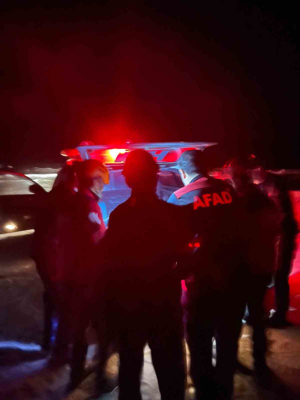 Sarp arazide yaralanan g&ouml;&ccedil;men kurtarıldı
