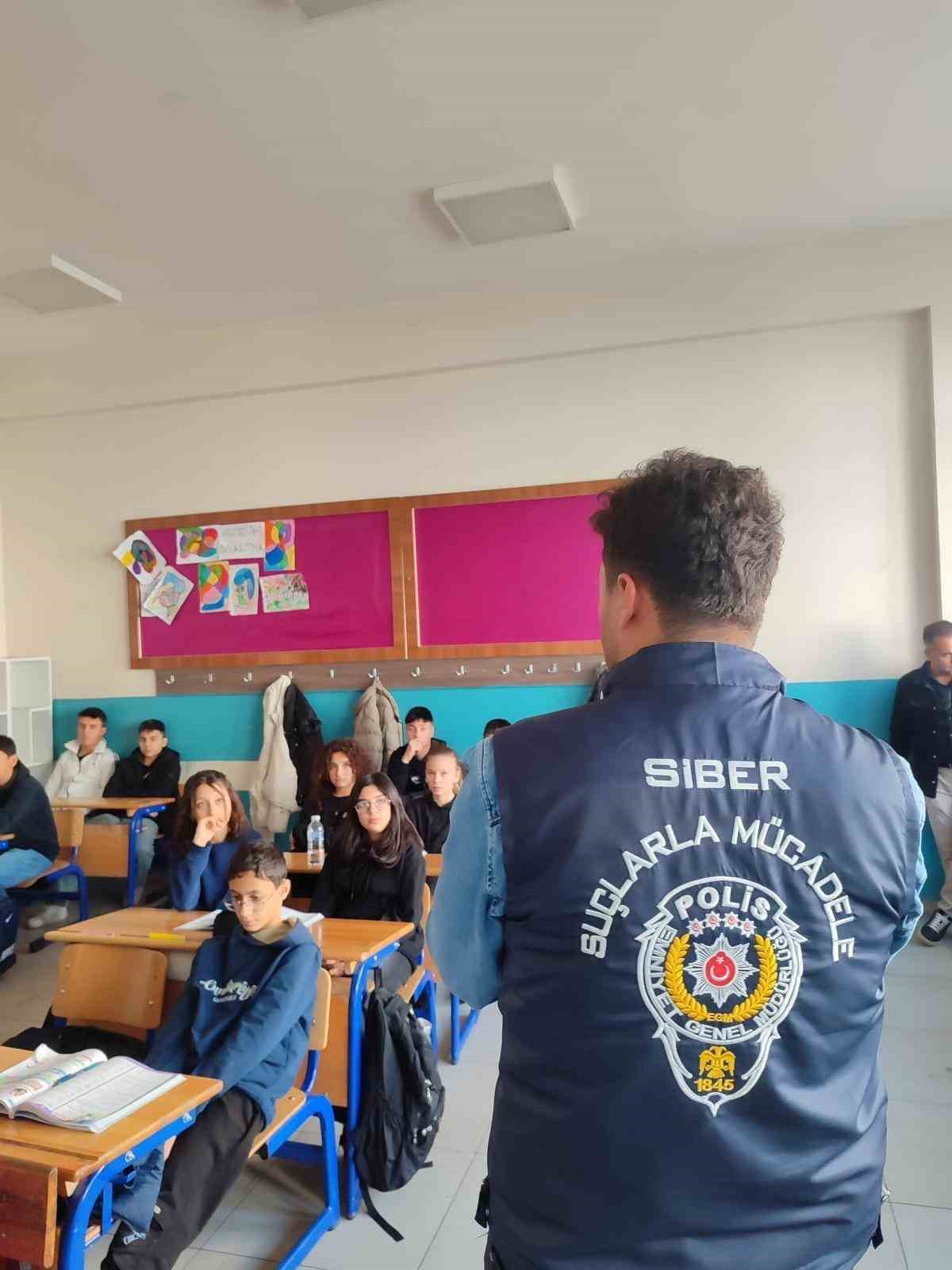 &Ouml;ğrenci ve &ouml;ğretmenlere polisten eğitim
