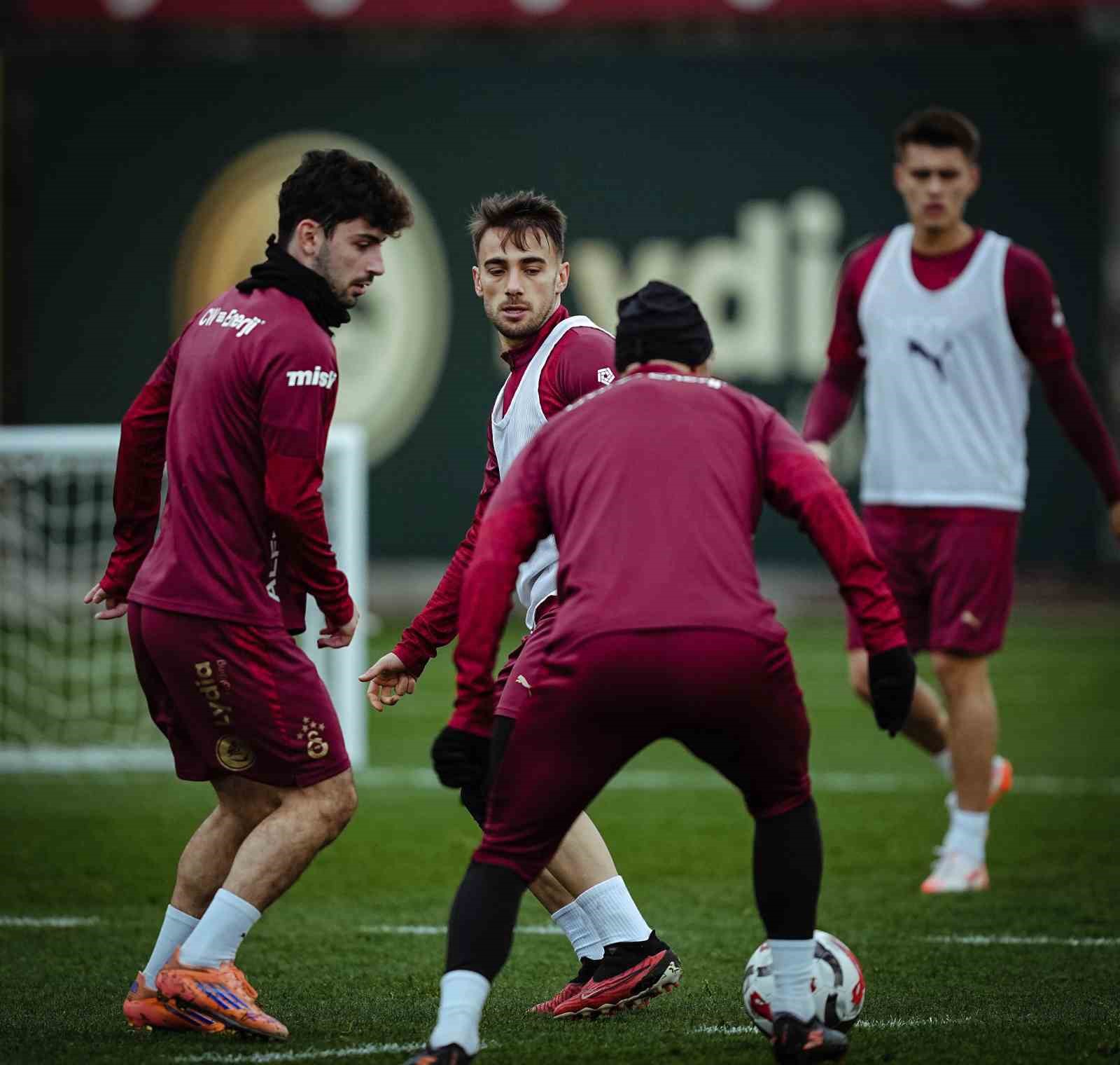 Galatasaray, Antalyaspor maçı hazırlıklarına başladı