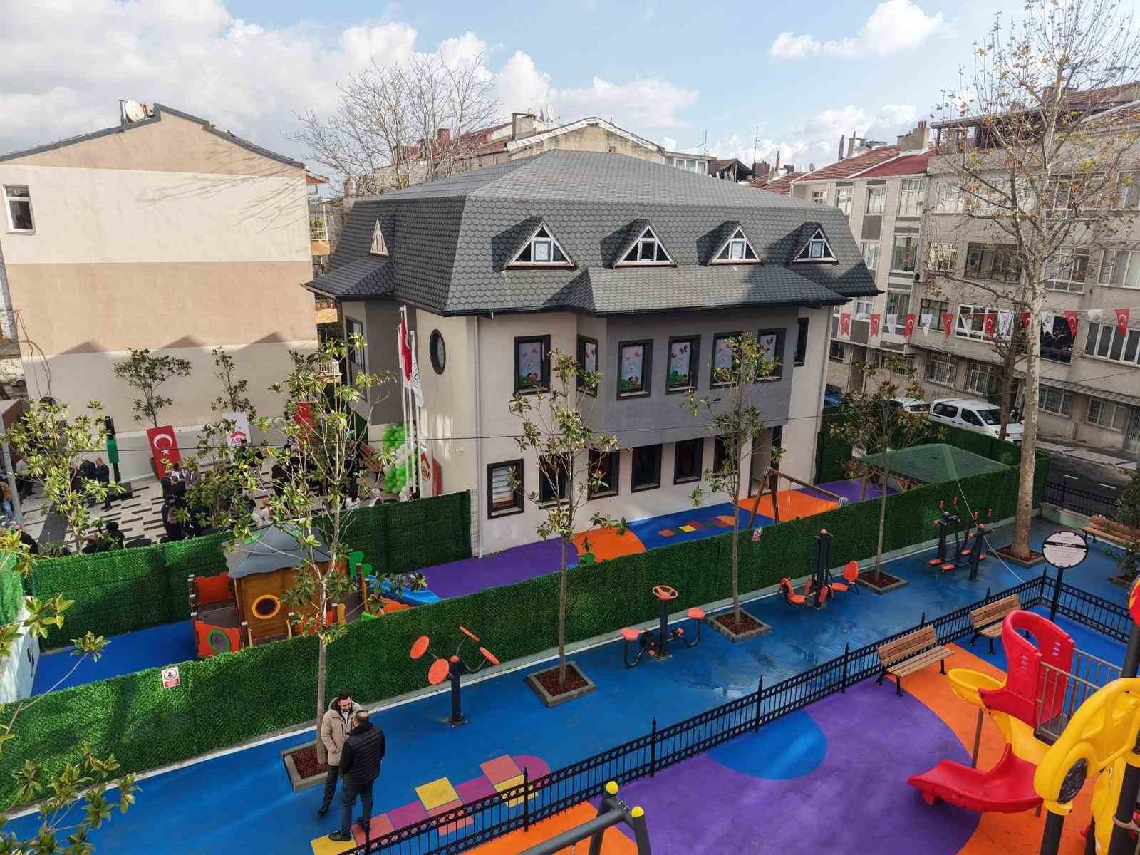 Gaziosmanpaşa Belediyesi tarafından yapılan Çocuk Etkinlik ve Aile Sağlığı Merkezi hizmete açıldı