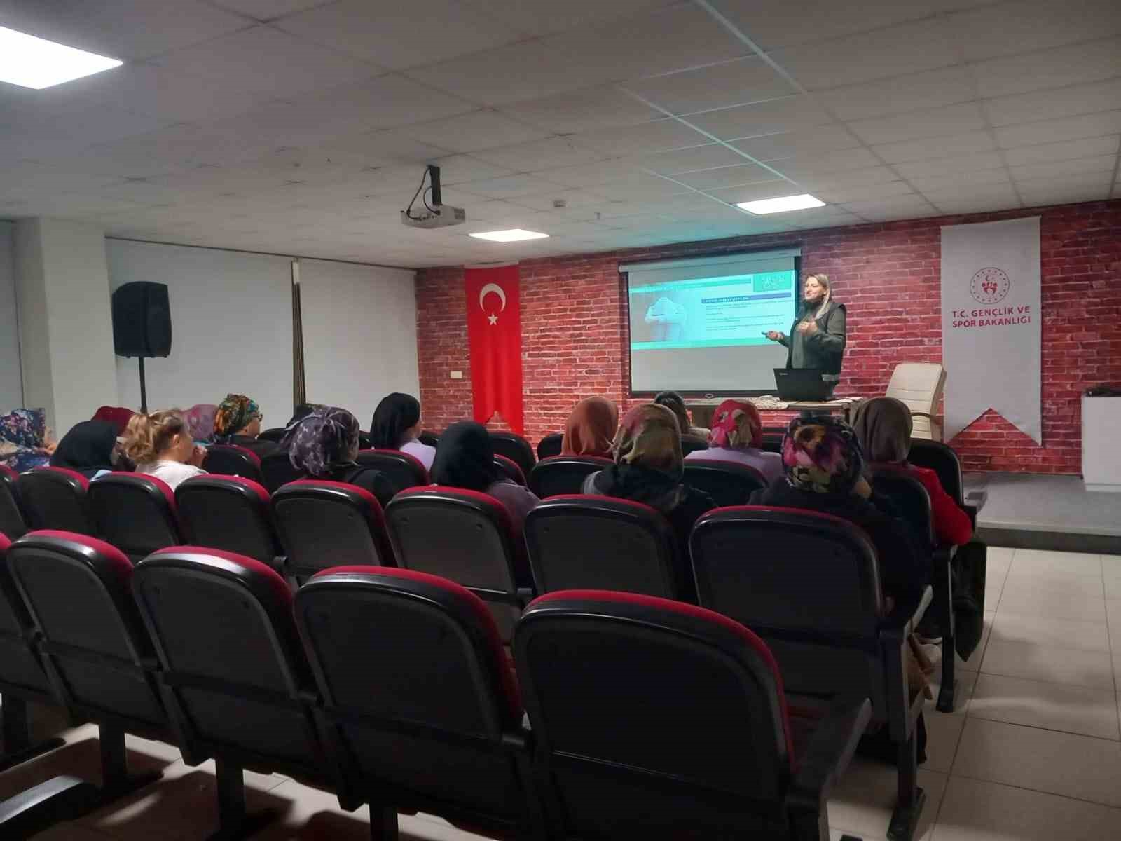 Kadınlara en iyi narkotik polisi anne eğitimi verildi