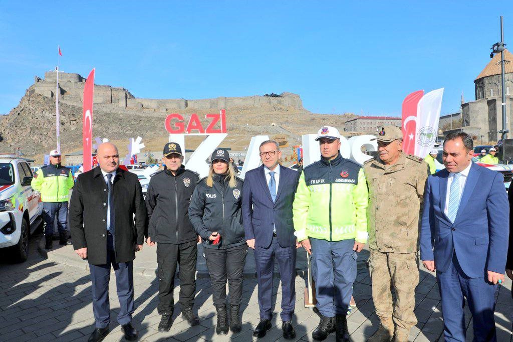 Kars Emniyet ve Jandarmaya yeni araç takviyesi