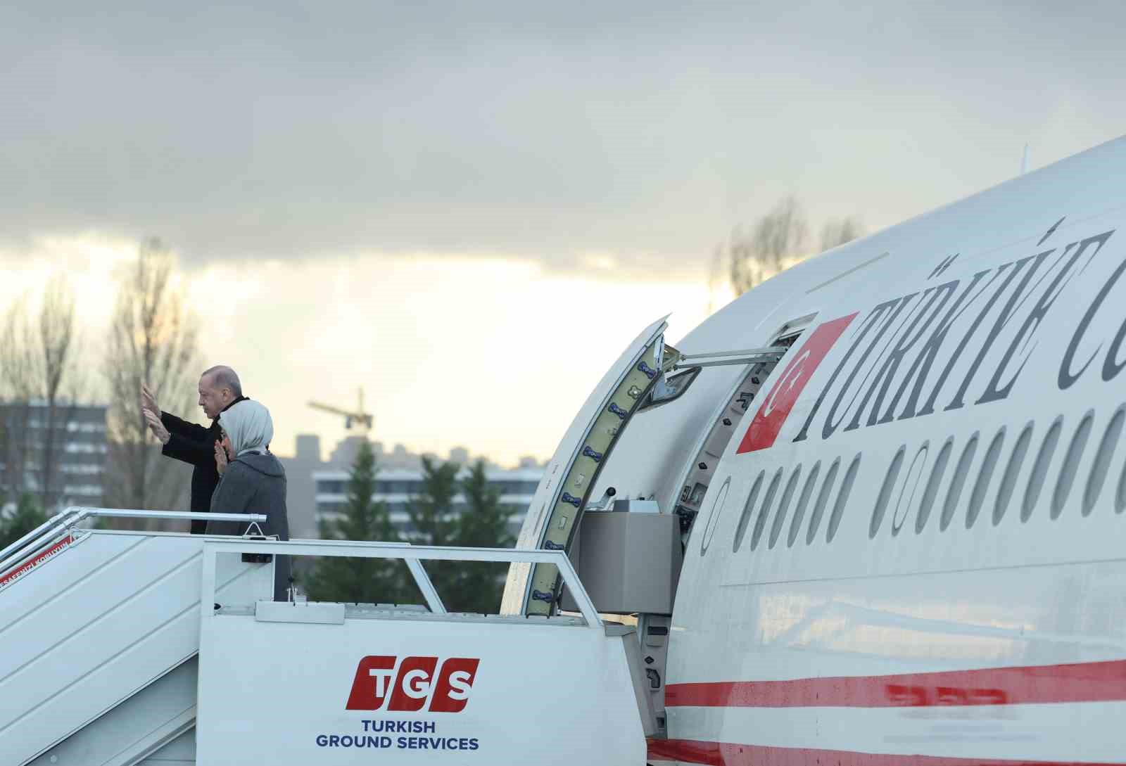 Cumhurbaşkanı Erdoğan Türkmenistan’a gitti