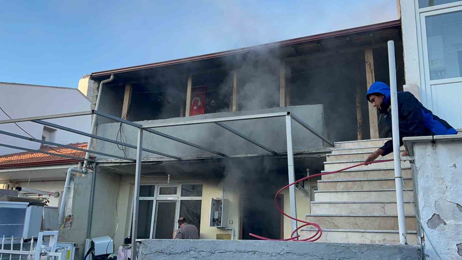 Menteşe’de ev yangını: 1 gözaltı