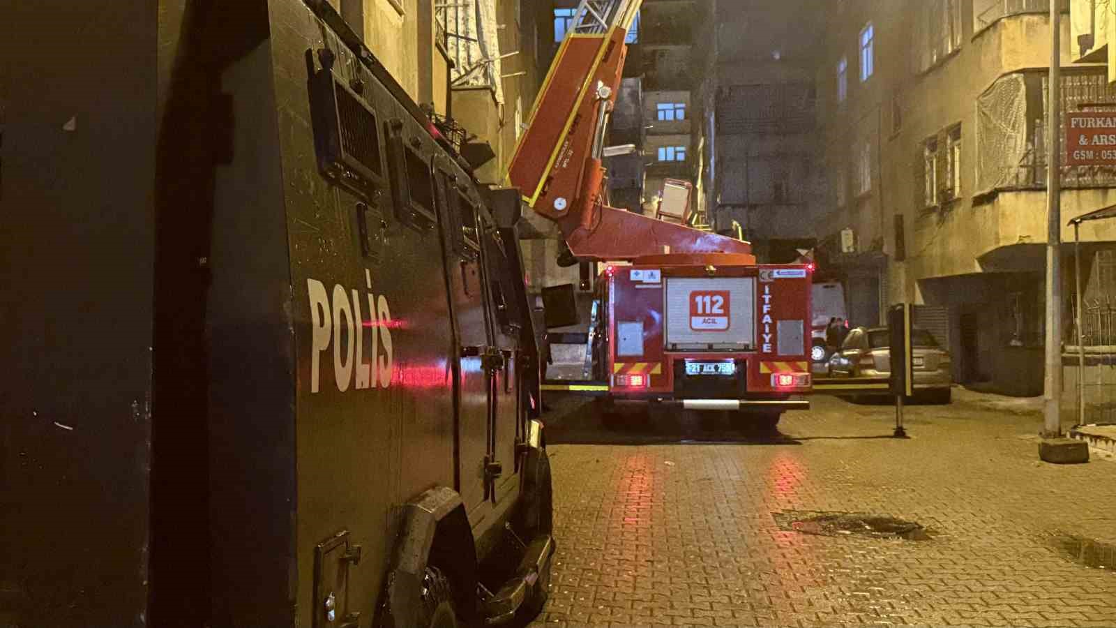 İtfaiye eve merdiven uzatarak girdi, çocuğun uyuduğu ortaya çıktı