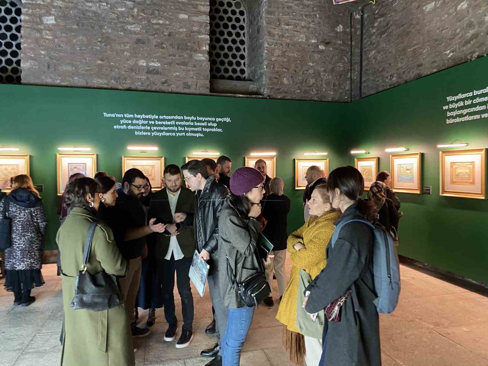 Beyoğlu’nda "Rumeli’de Kaybolan Osmanlı İzleri" minyatür sergisi sanatseverlerle buluştu