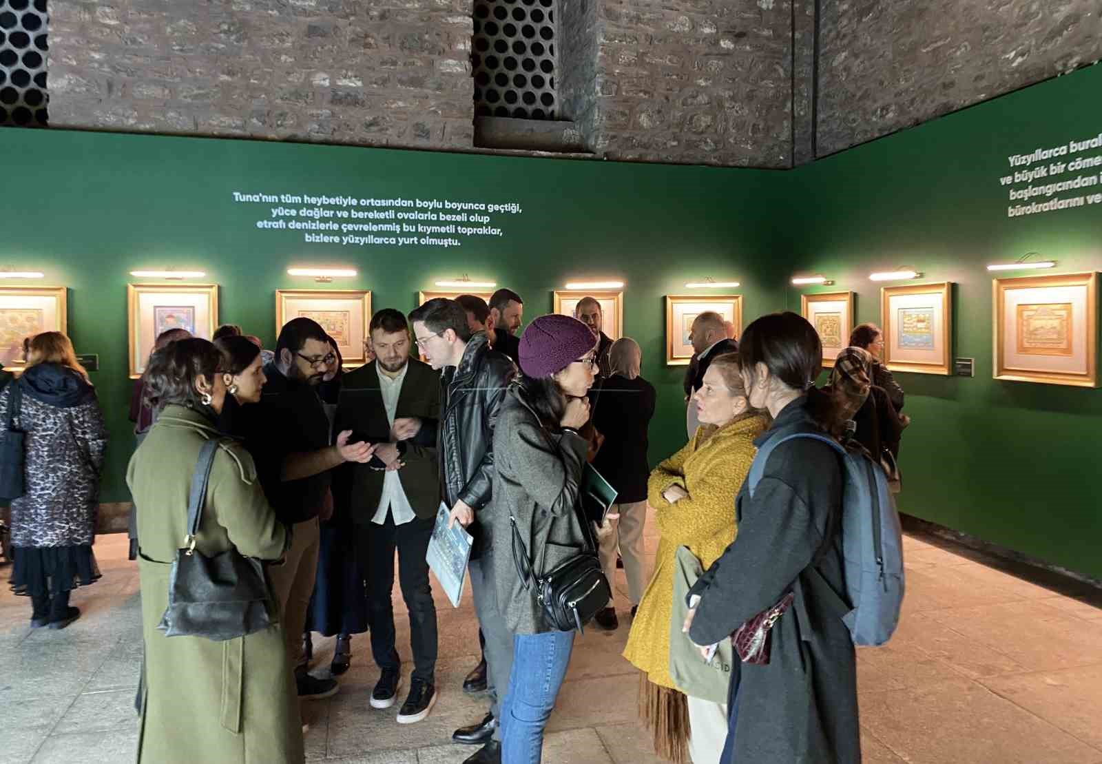 Beyoğlu’nda "Rumeli’de Kaybolan Osmanlı İzleri" minyatür sergisi sanatseverlerle buluştu