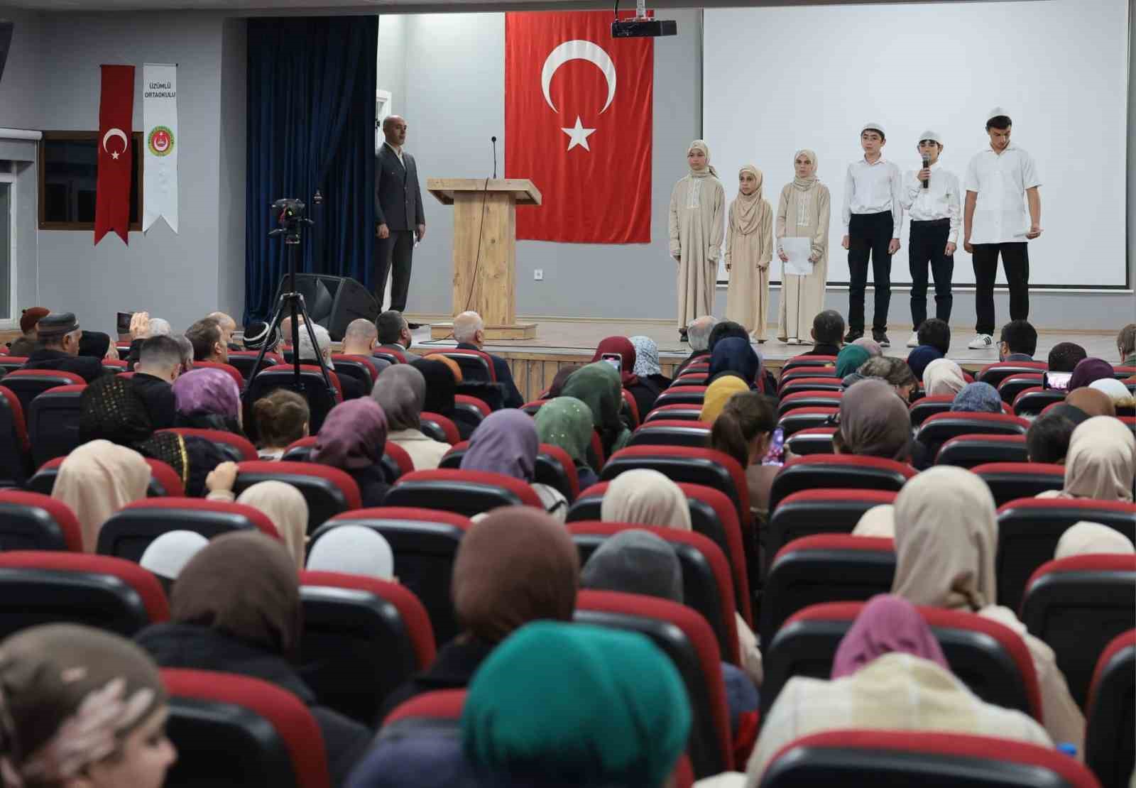 Üç aylar programında Ahıska Türkleri ve protokol bir araya geldi