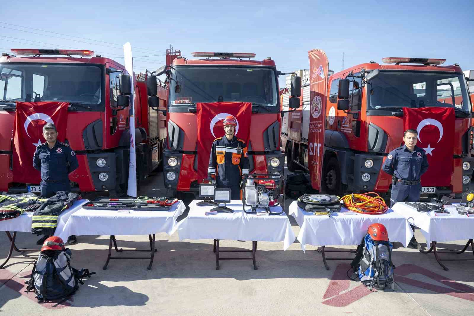 Mersin itfaiyesi, yeni ekipmanlarıyla gücüne güç kattı